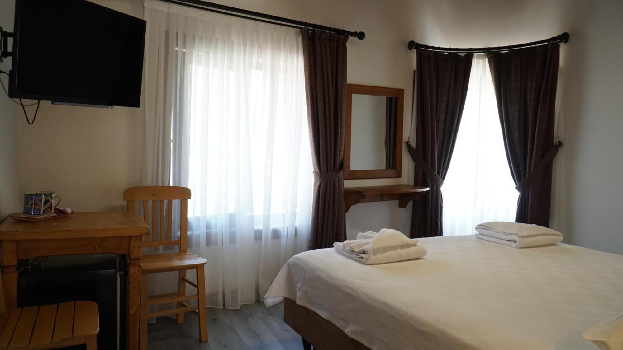Pikan Ephesus Selçuk Bagian luar foto